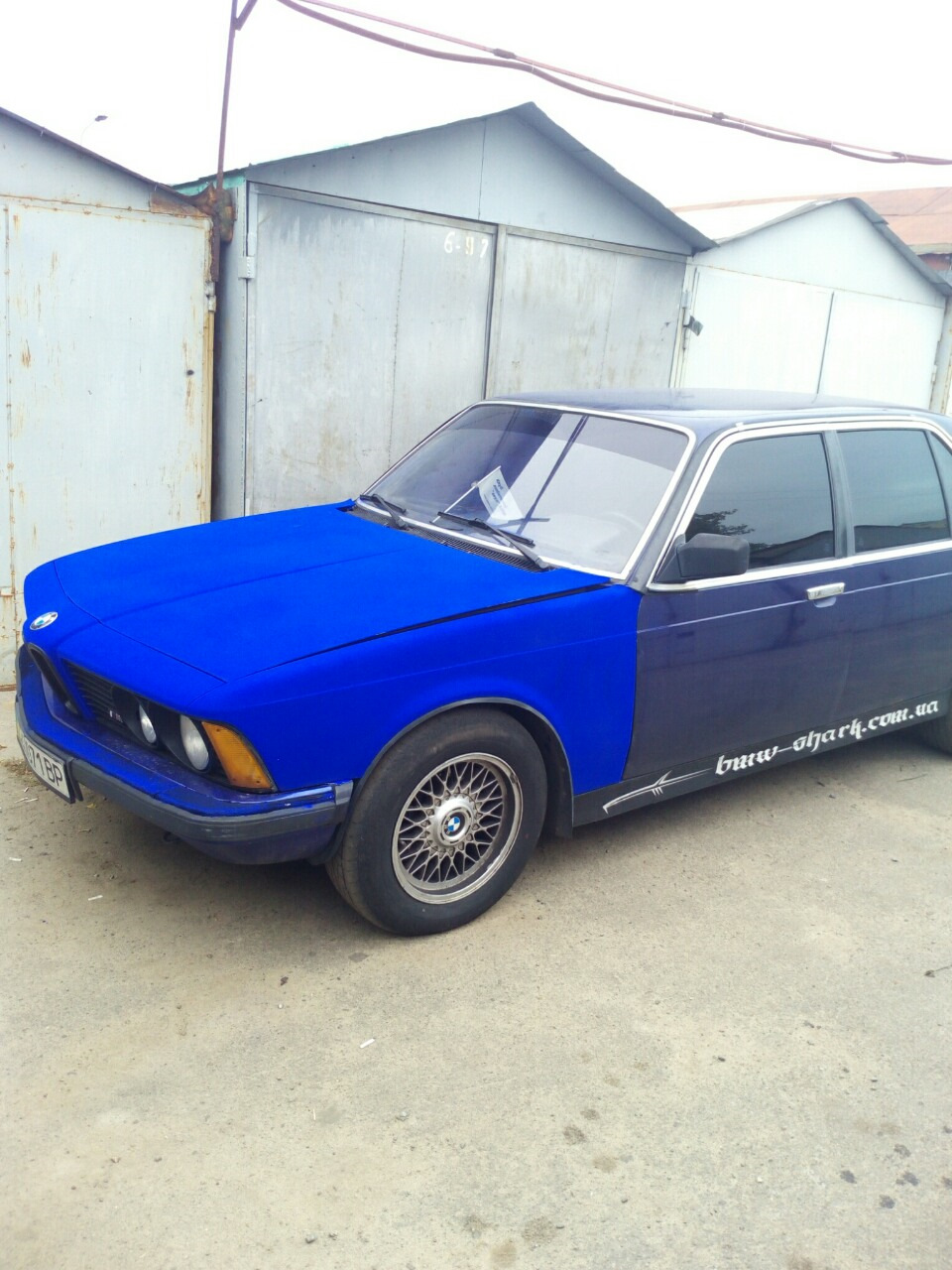 Флокування кузова BMW e23 4