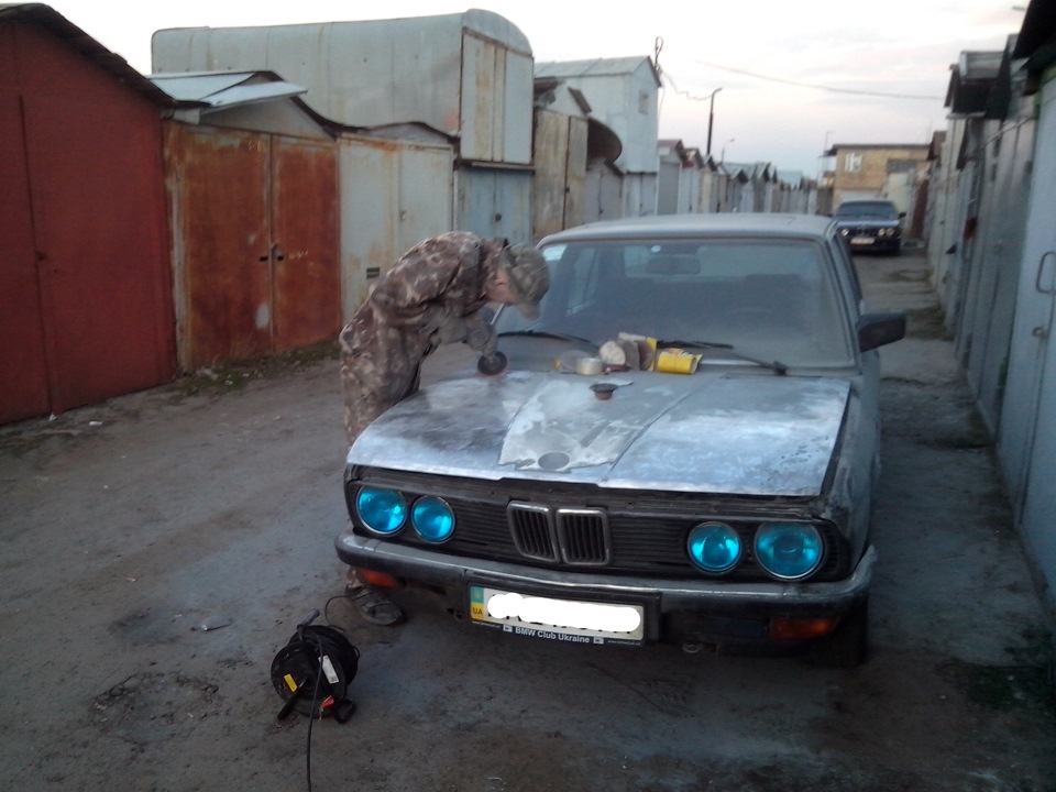 Капот, зняття фарби 2
