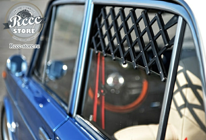 Пластикові грати у вікна BMW 1