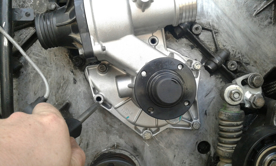 Помпа m60b30. Питання до знавців. 2