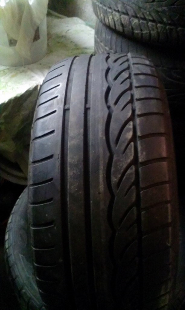 Купив гуму Dunlop 225/55/16 4