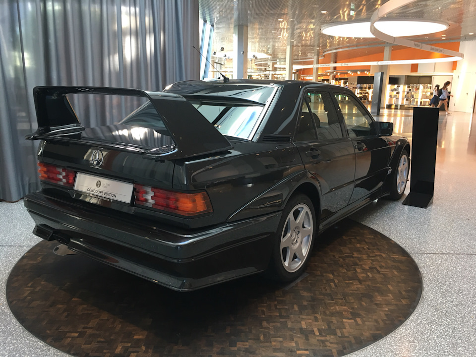 Музей Mercedes Benz зі Штудгарте 🇩🇪 4