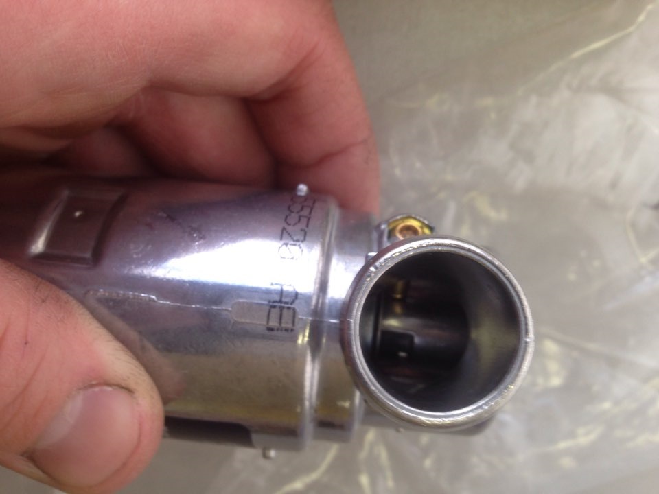 Новий клапан холостого BMW E34 m50b20 Simens 3