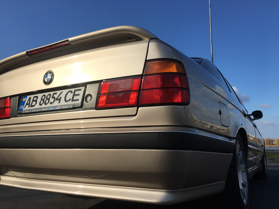 Задній бампер BMW E34 M5 5