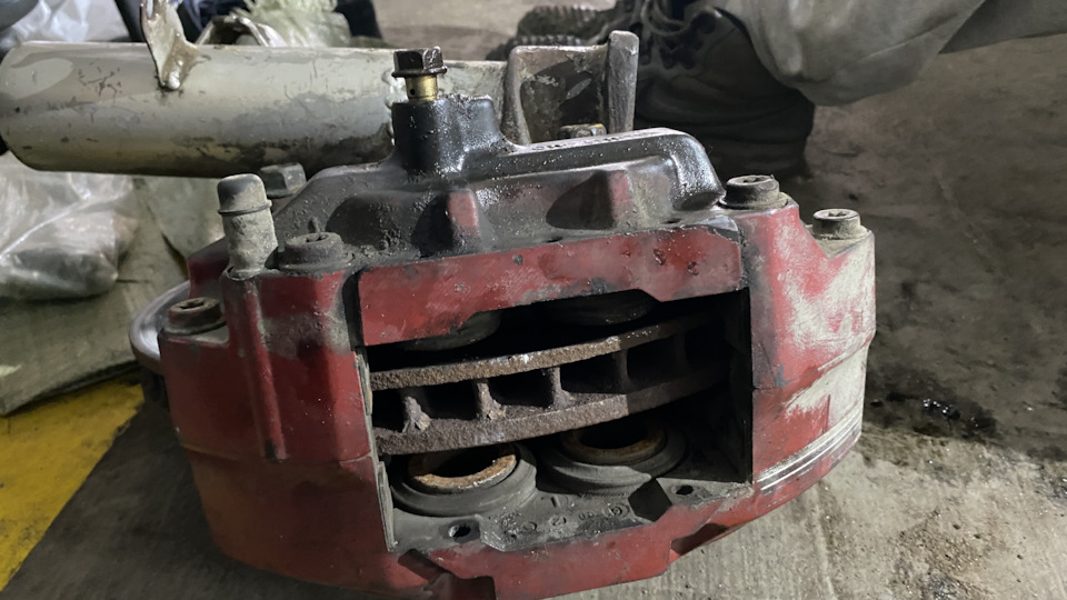 Прикладка гальм від Toyota Celsior 3