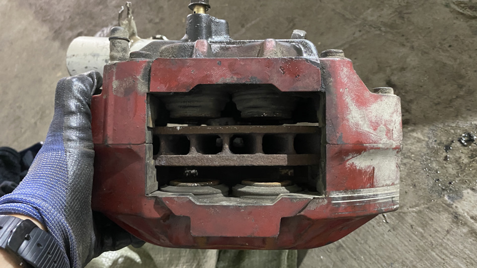 Прикладка гальм від Toyota Celsior 2