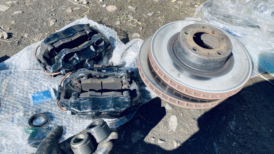Гальма приїхали!) Brembo 4 поршні е38 4