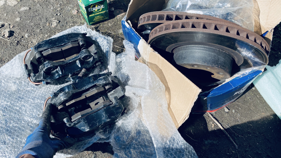 Гальма приїхали!) Brembo 4 поршні е38 5