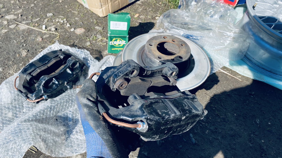 Гальма приїхали!) Brembo 4 поршні е38 2