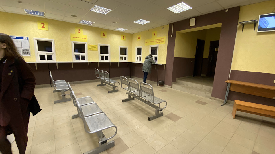 Повернувся в «біля стік» для переоформлення авто 3