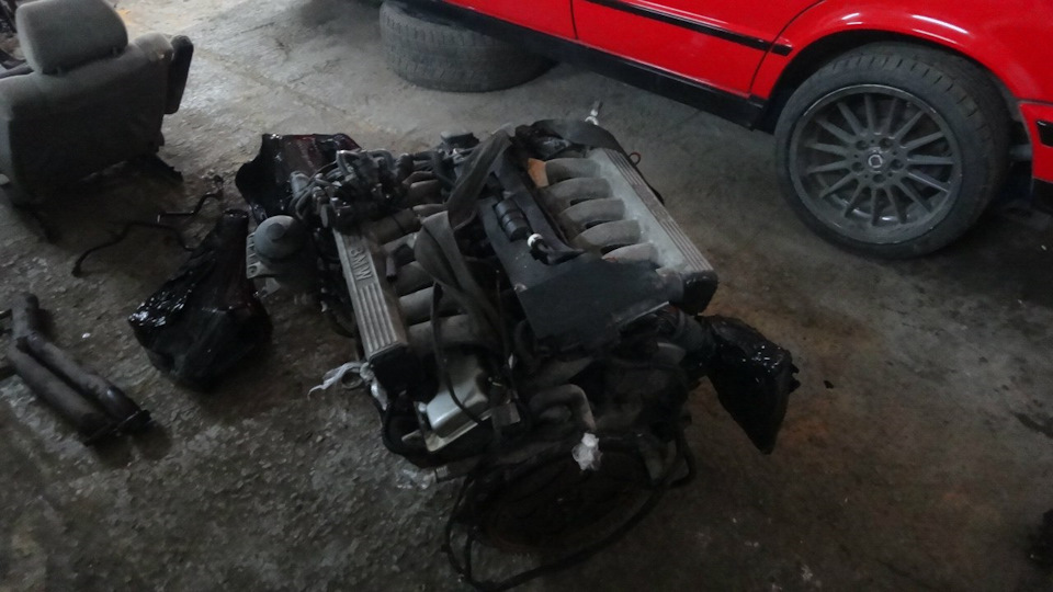 Ось і сам ДВС M73B54 5