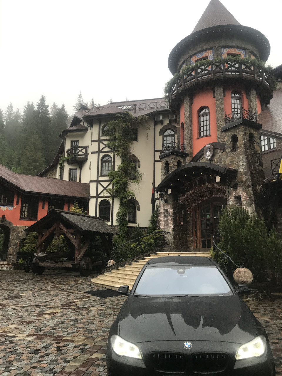 Вежа Ведмежа та німецький танк /// 2
