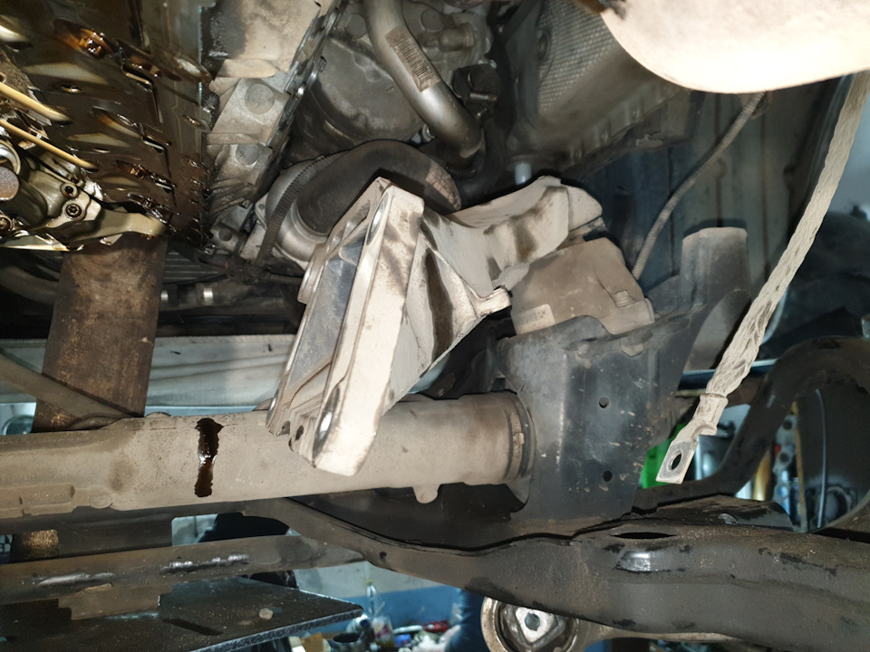 Заміна подушок двигуна n52b30 3