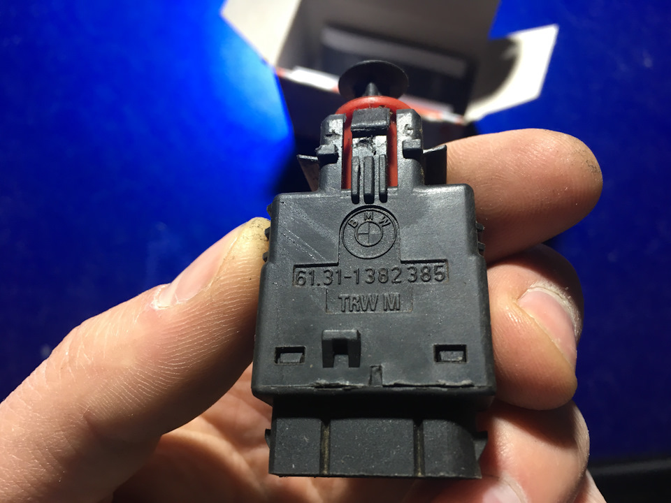 Боротьба з помилкою Kein Bremslicht на BMW E34 4
