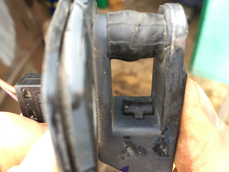 Кінцівник водійських дверей BMW E34 4