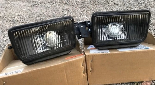 Нові туманки в передній бампер BMW E34, і його реставрація. 1