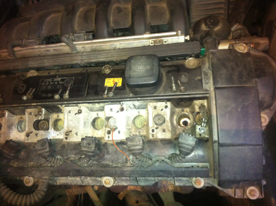 Промивка паливних форсунок BMW M50-52, перевірка тиску палива в рампі 2
