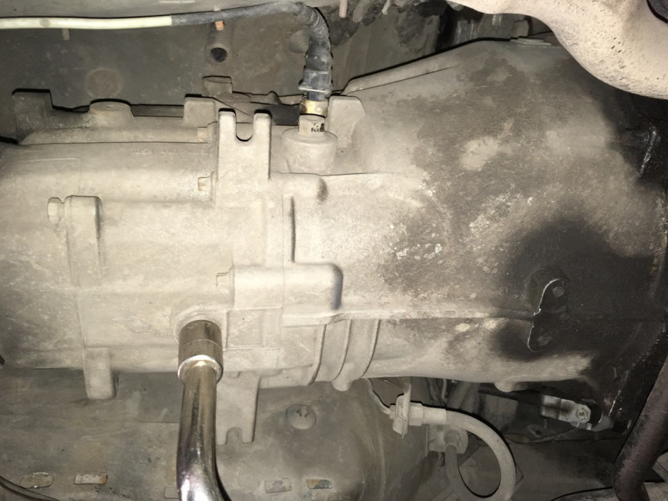 Заміна мастила в кпп ZF 310Z BMW E34 2