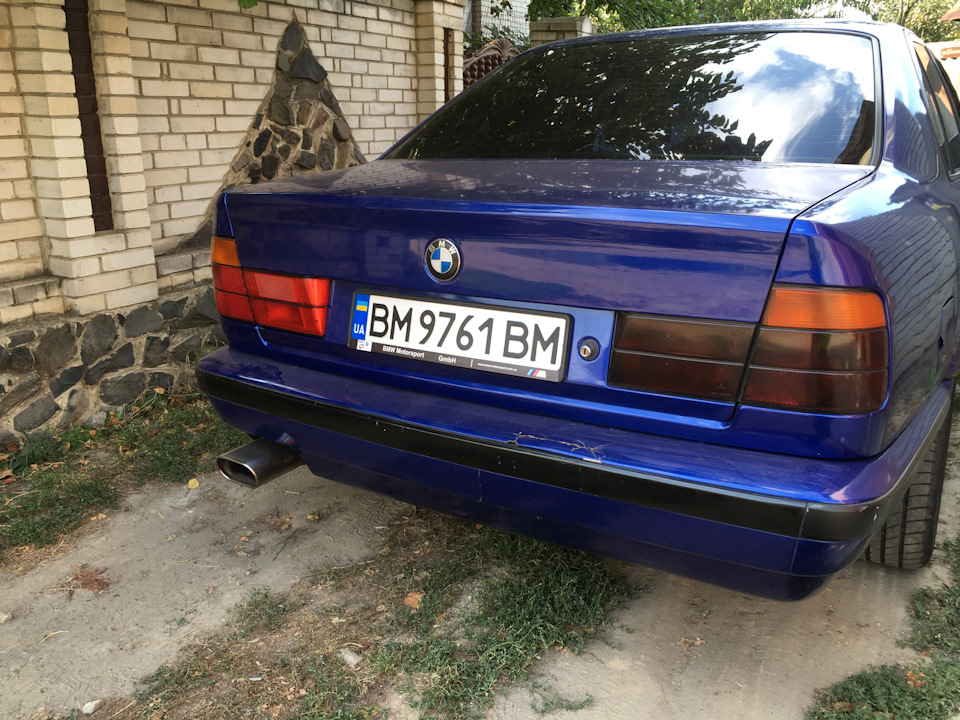 Заміна задніх ліхтарів на BMW E34 3