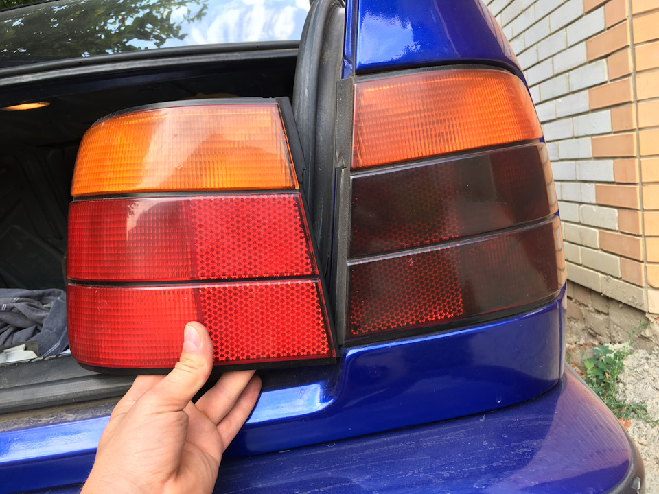 Заміна задніх ліхтарів на BMW E34 2