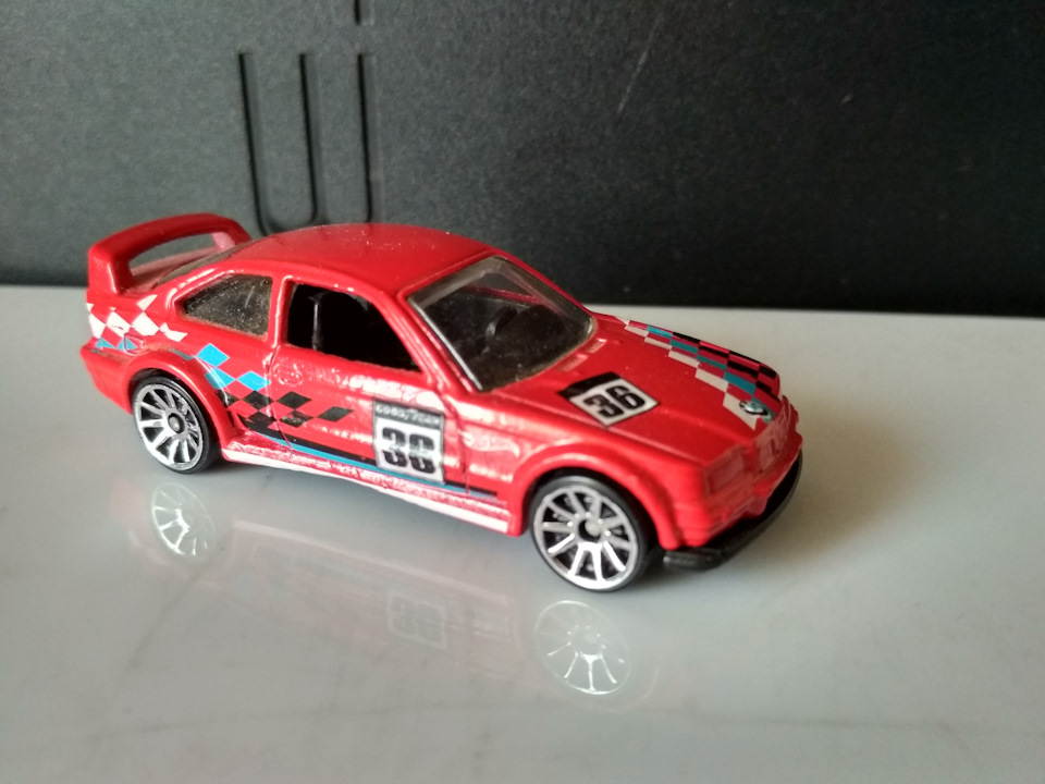 Хоббі. Hot Wheels BMW 3