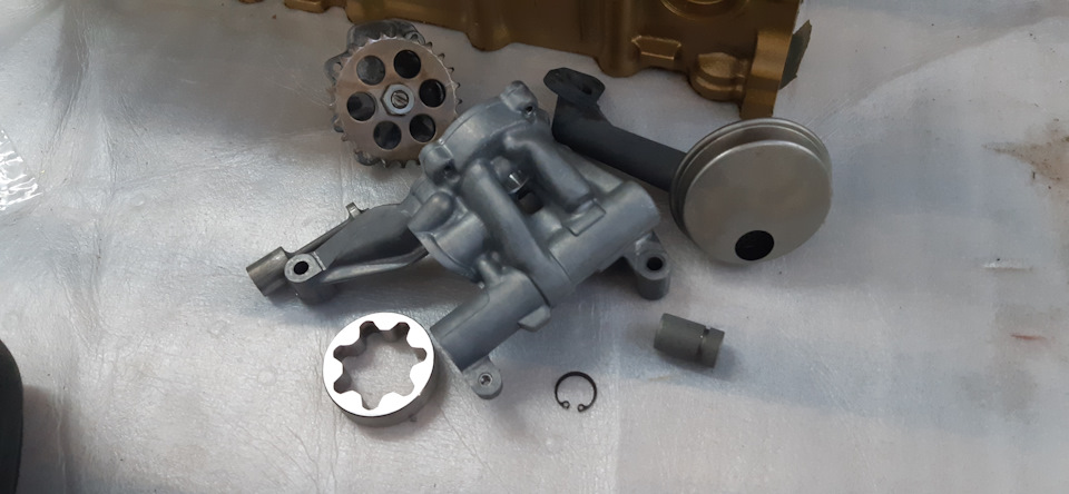 Масляний насос m50b25 4