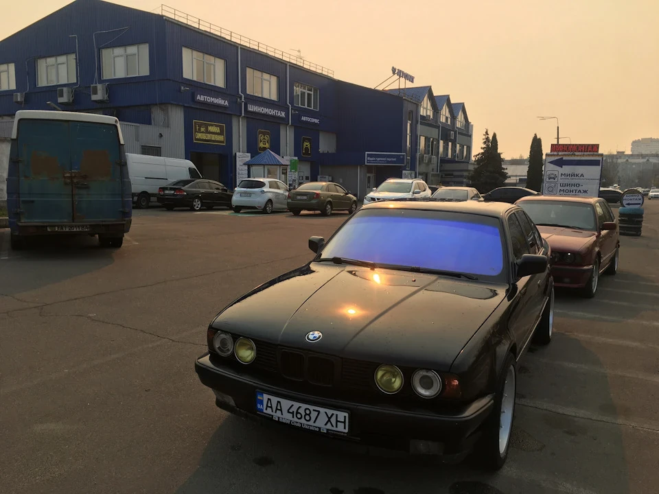 Ліфт бардачка Е34