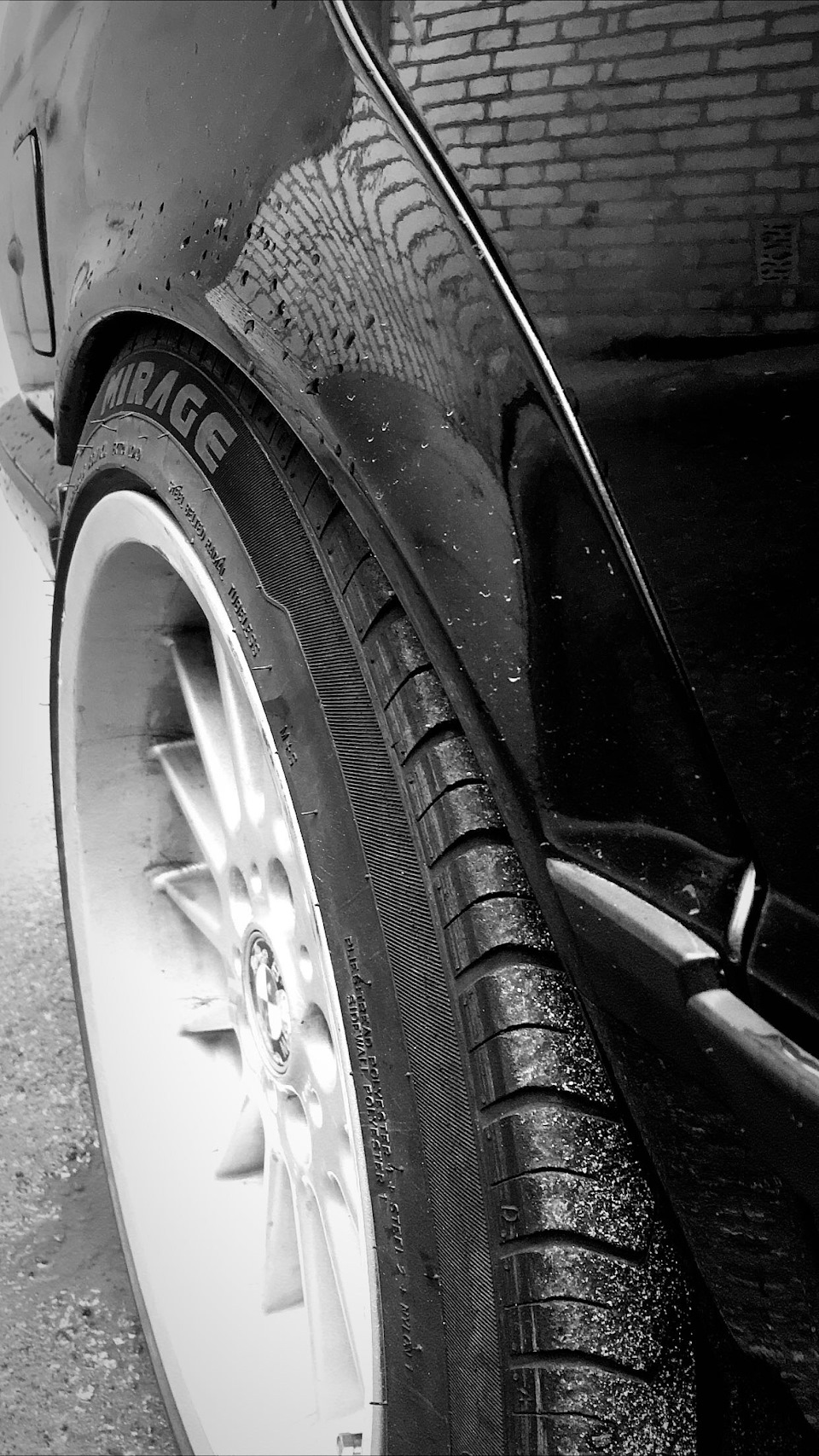 Гума 235/45 R18 4
