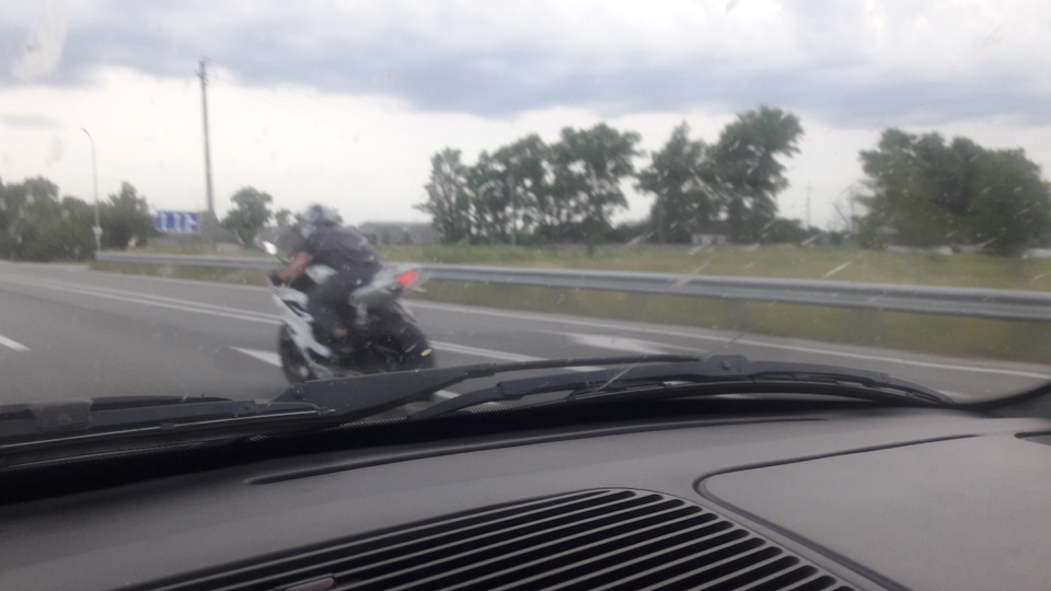 Молоденький YZF R6 2009 2