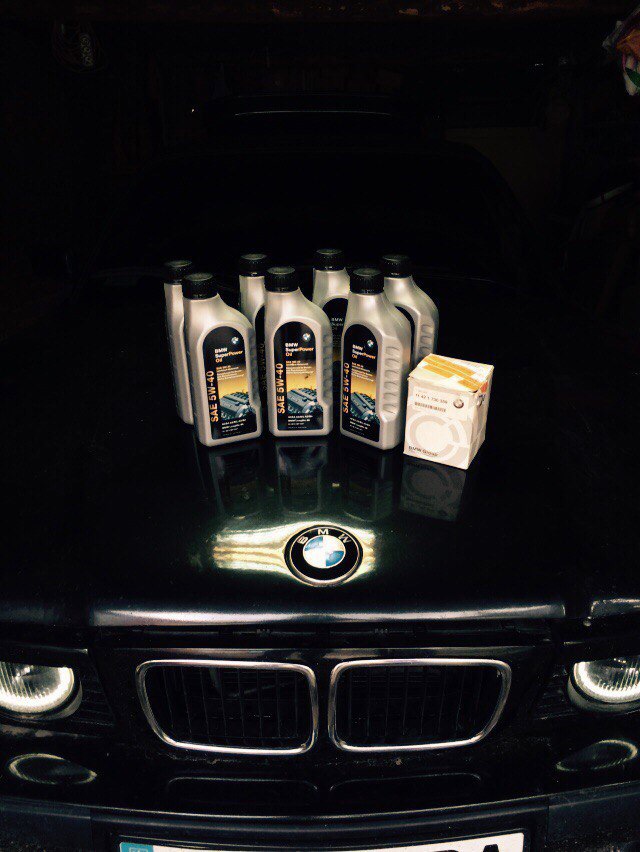 Заміна мастила в двигуні BMW Е34 m50b25 1