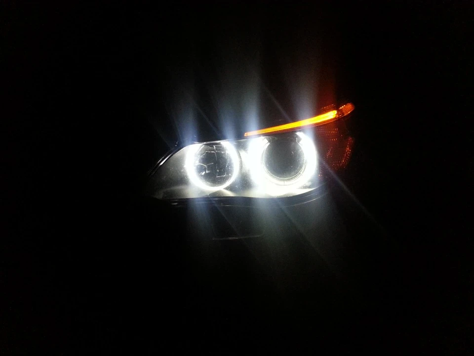 Очі білі