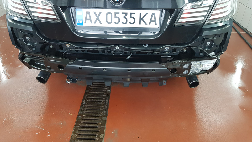 OEM запчастини та встановлення заднього M5 бампера 5