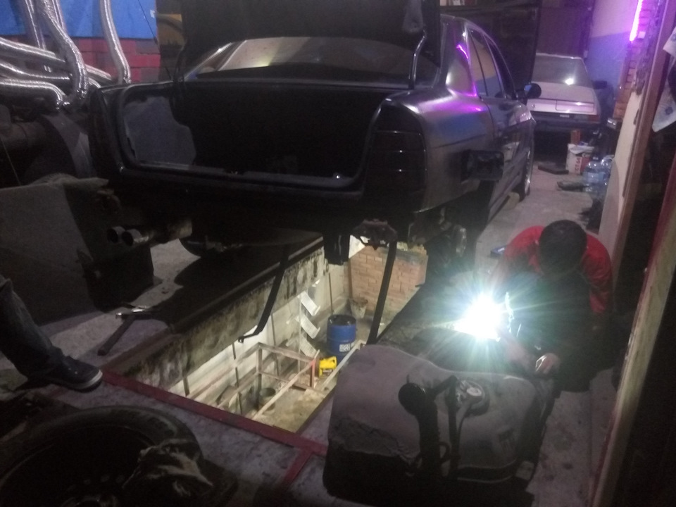 Коли тече бенз на BMW, або заміна обвідних трубок на мідні 5