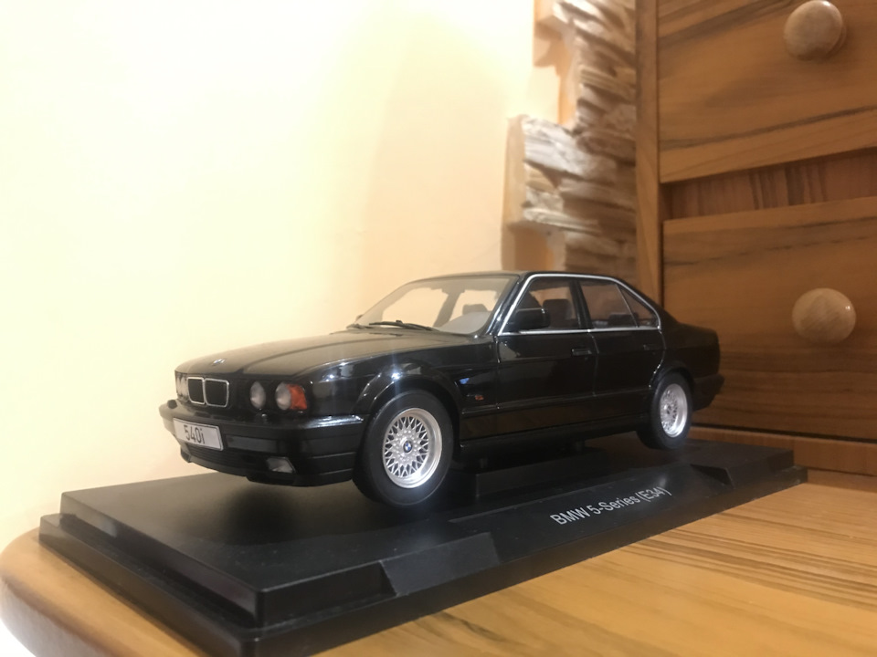 Масштабна модель 540i 2