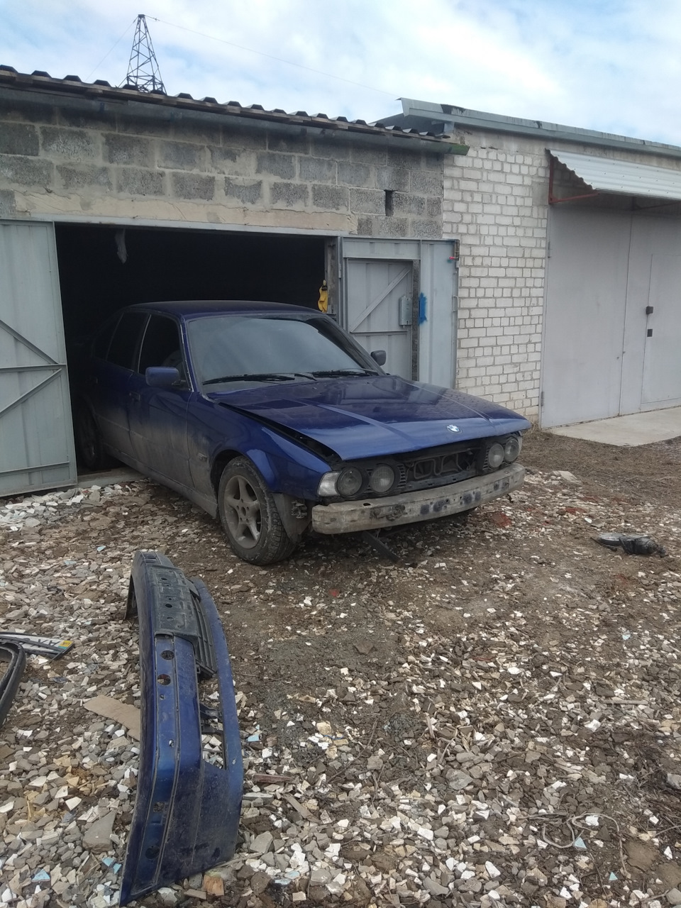 Ремонт переднього бампера BMW e34 1