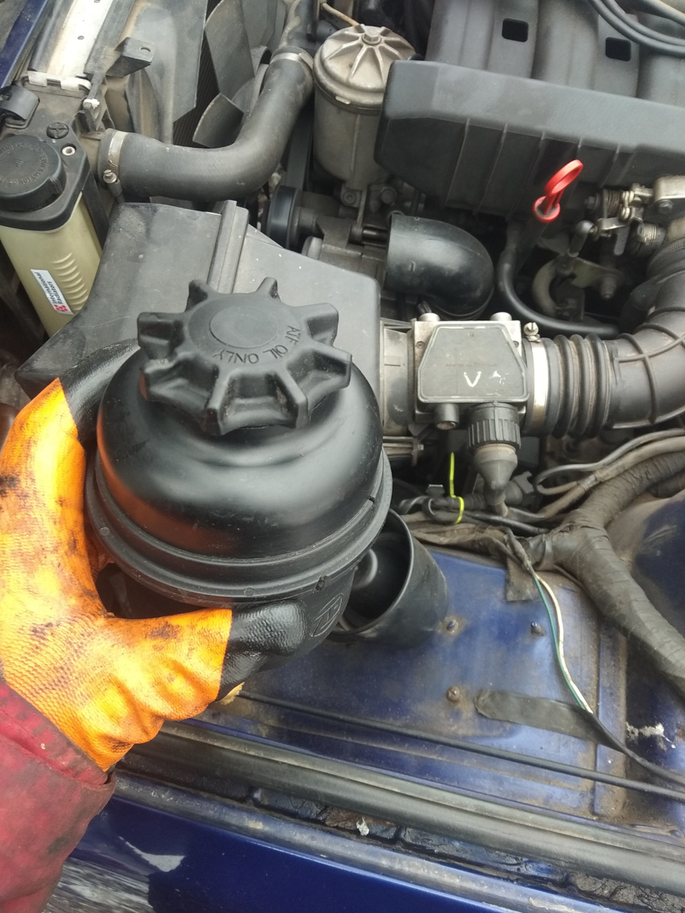 Тече ГУР BMW e34 5