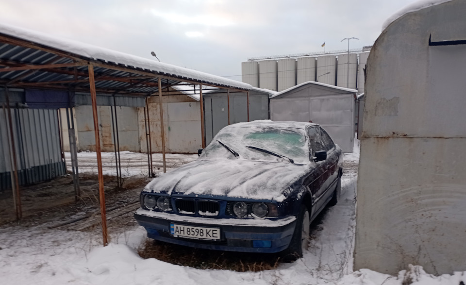 Приїхав забрати частину запчастин для збирання двигуна 3