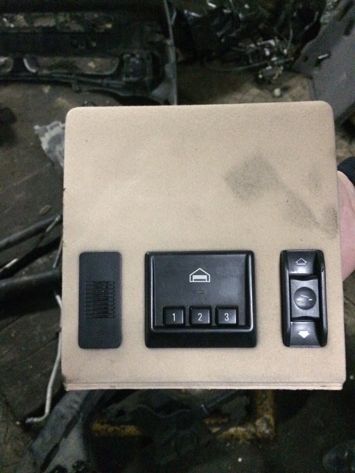 Ніштяки: Garage Door Opener / HomeLink 1