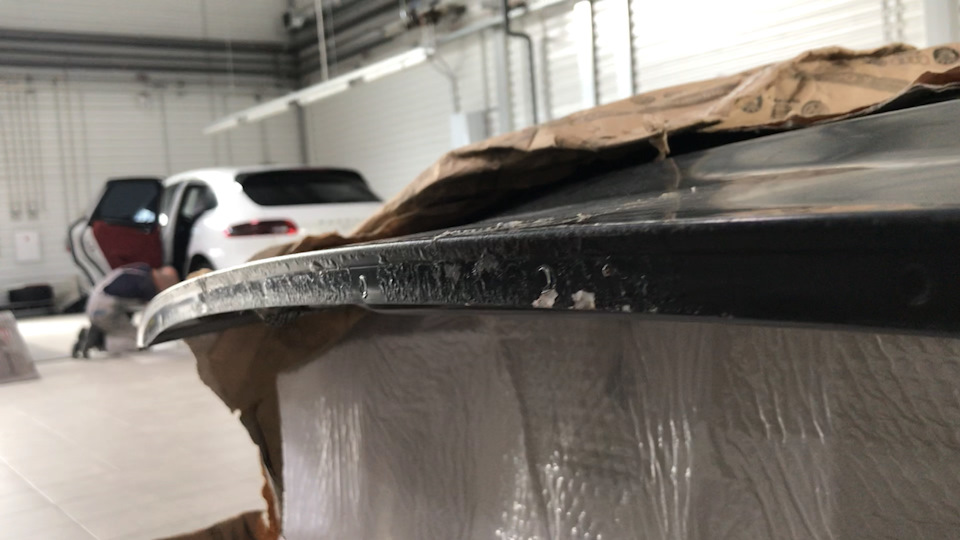 Новий оригінальний капот BMW або як Нова Пошта сплатила половину його вартості... 4