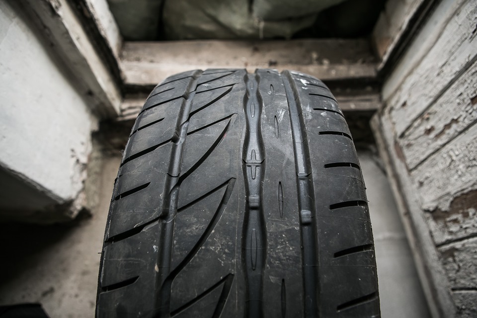 Продам літню гуму R17, шлейф, рульову колонку 2