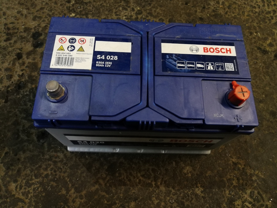 #46 Акумулятор Bosch S4 028 1