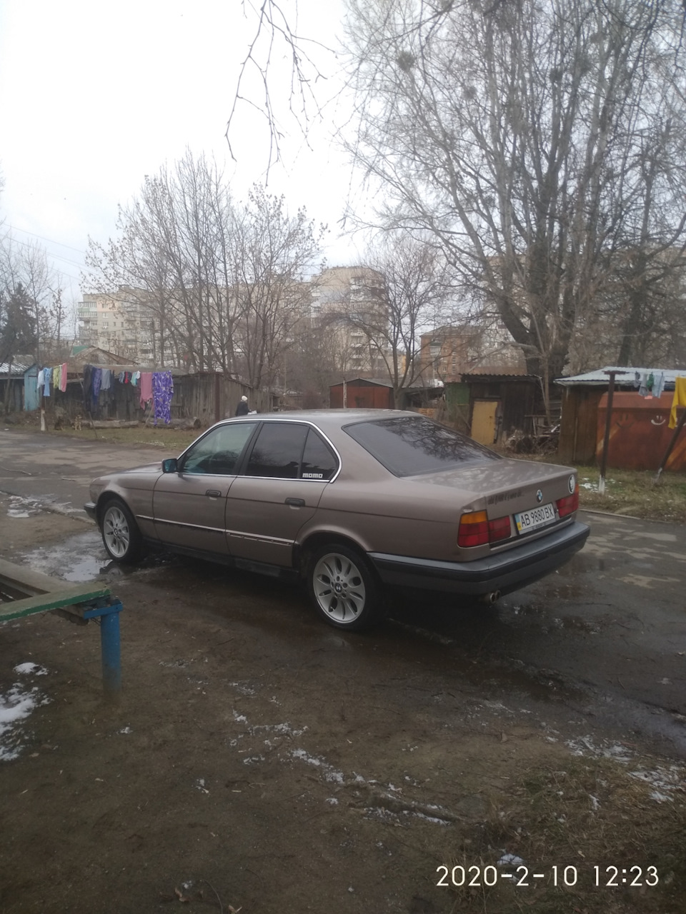 Нам 1 рік : або Плани на майбутнє Скромняги 1