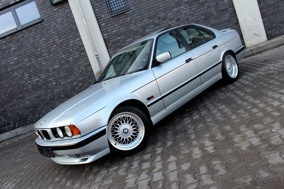 Японка Е34 V8 31.000км 1