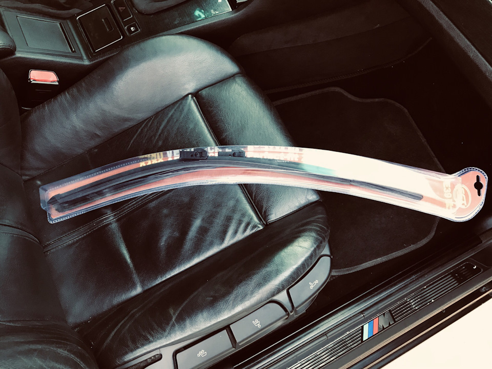 Безкаркасні двірники на BMW E39 4