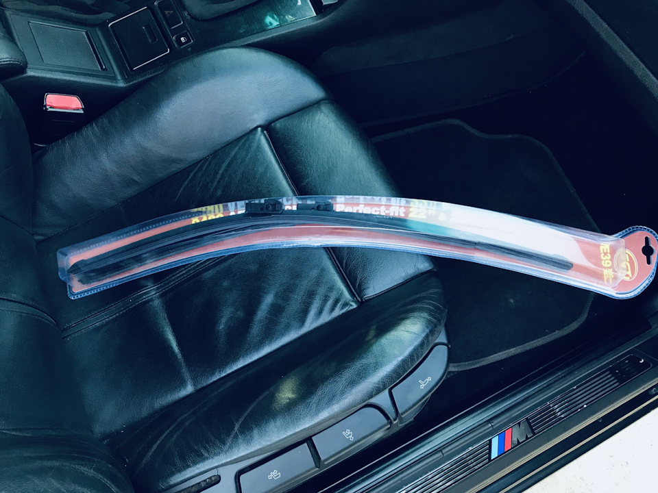 Безкаркасні двірники на BMW E39 5