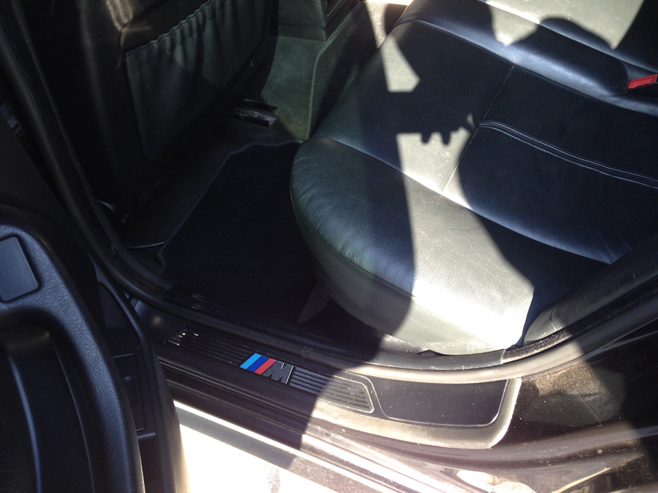 ///M порожки + ручка КПП 4