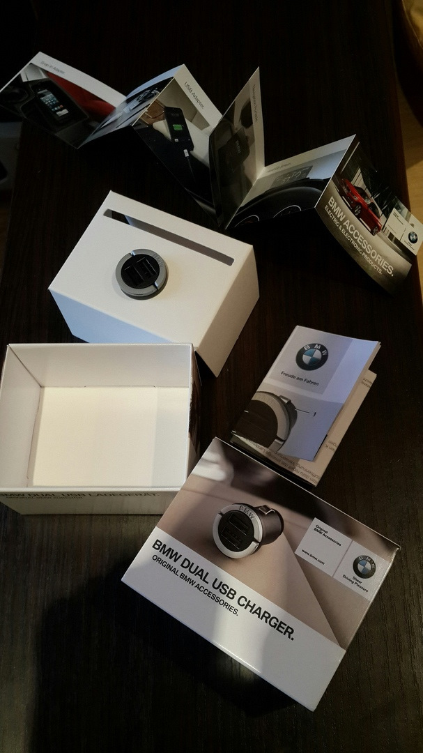 BMW DUAL USB CHARGER 2