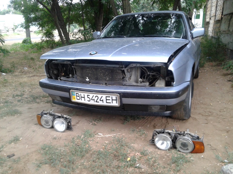 Заміна стекол фар ... а заодно і хелла блек :) 3