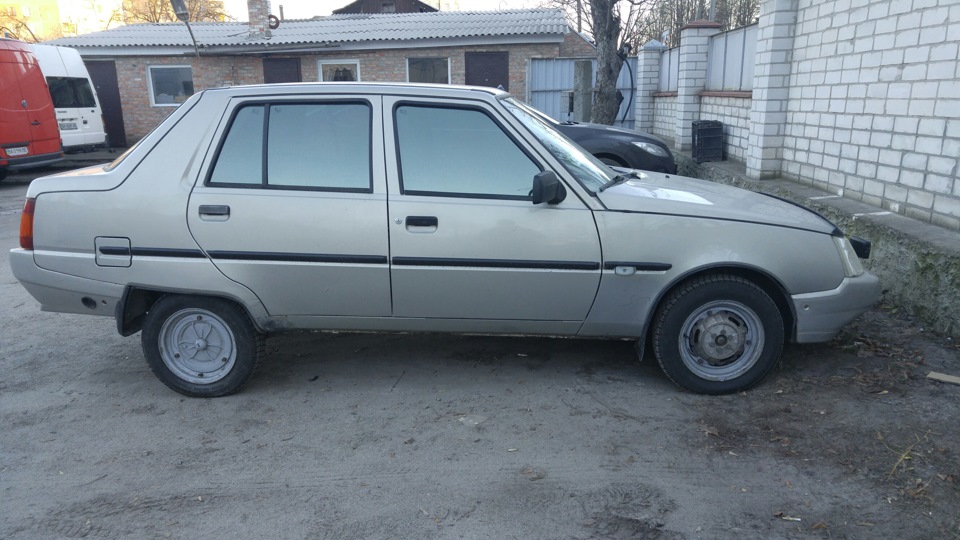 Продам заз славута 1