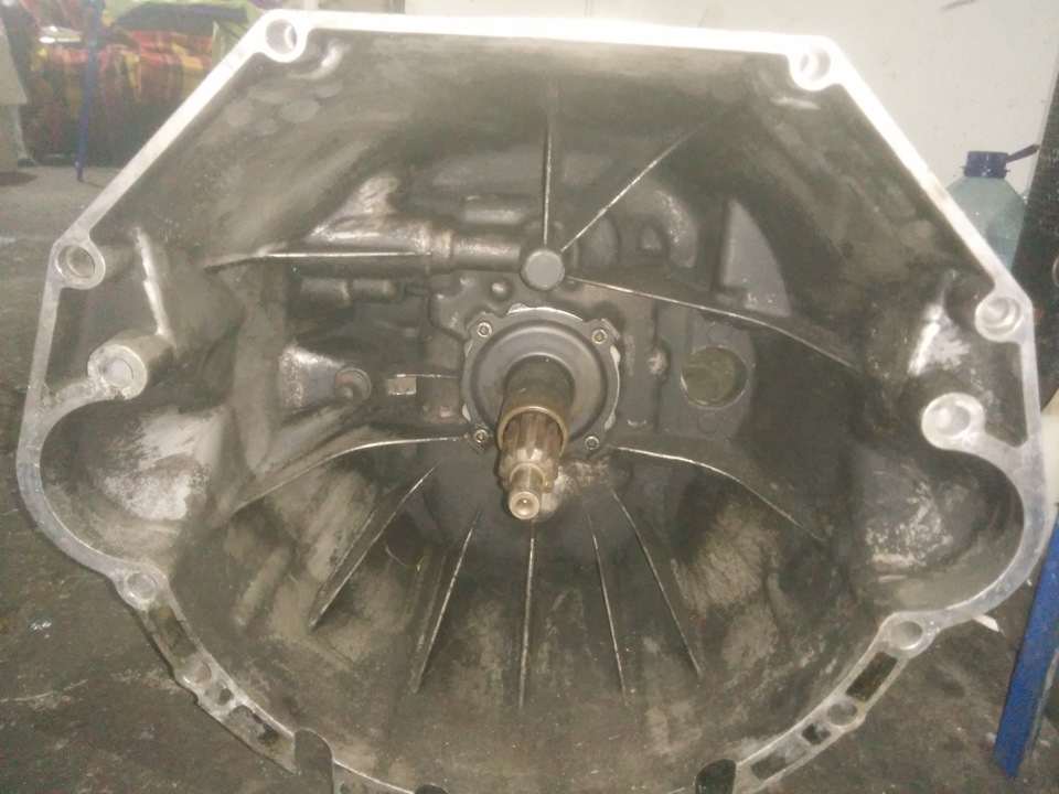 Куплена МКПП для майбутньої установки в парі з серця M60B40. 2